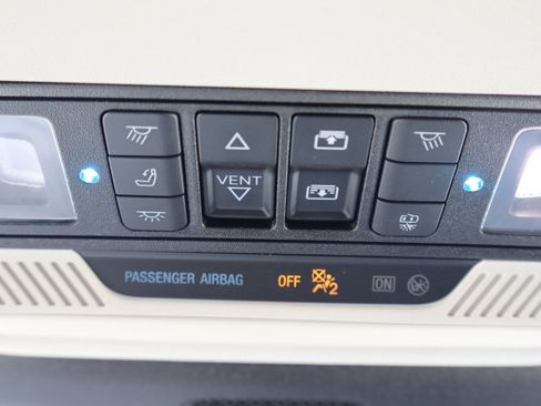 Used 2025 Ford Expedition Active AWD/4WD image 27