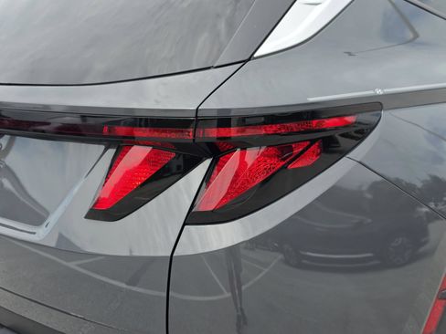 Used 2025 Hyundai Tucson SEL FWD image 14