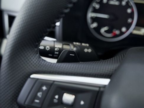 Used 2025 Mitsubishi Outlander SE image 36