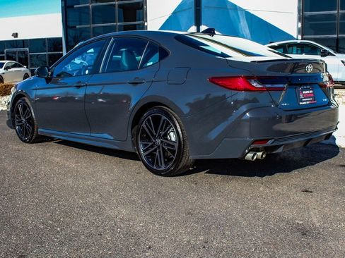 Used 2025 Toyota Camry XSE FWD image 4
