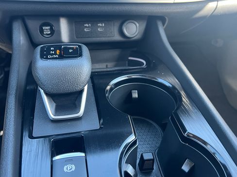 Used 2024 Nissan Rogue SL w/ SL Premium Package image 27