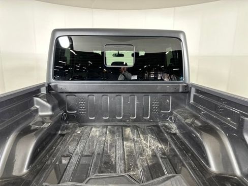 Used 2022 Jeep Gladiator Sport image 25