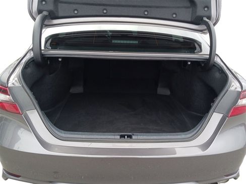 Used 2023 Toyota Camry SE image 13