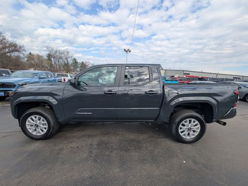 Used 2024 Toyota Tacoma SR5 image 3