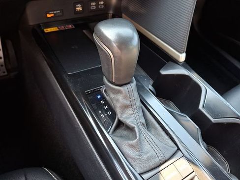 Used 2025 Toyota Camry SE FWD image 14