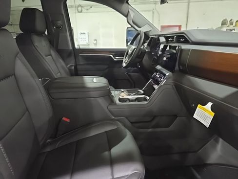 New 2026 GMC Sierra 3500 Denali w/ Denali Reserve Package AWD/4WD image 10