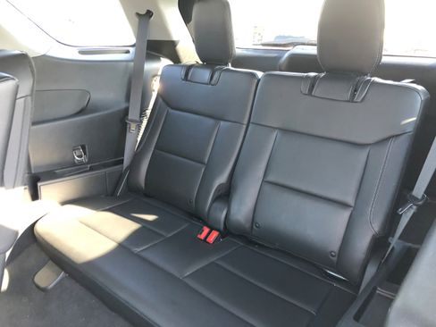 Certified 2022 Ford Explorer XLT w/ Equipment Group 202A image 10