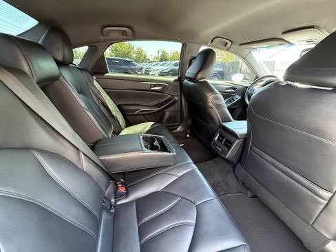 Used 2019 Toyota Avalon XLE w/ Carpet Mat Package FWD image 19