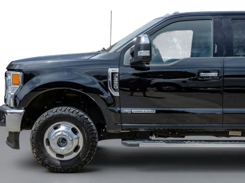 Used 2022 Ford F350 XLT w/ XLT Premium Package AWD/4WD image 10