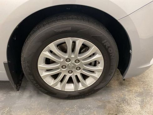 Used 2017 Toyota Sienna Limited image 33