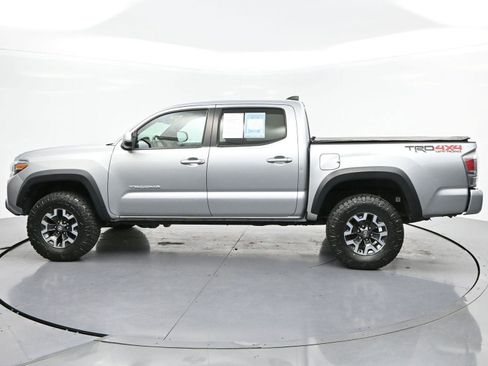 Used 2022 Toyota Tacoma TRD Off-Road w/ Technology Package AWD/4WD image 4