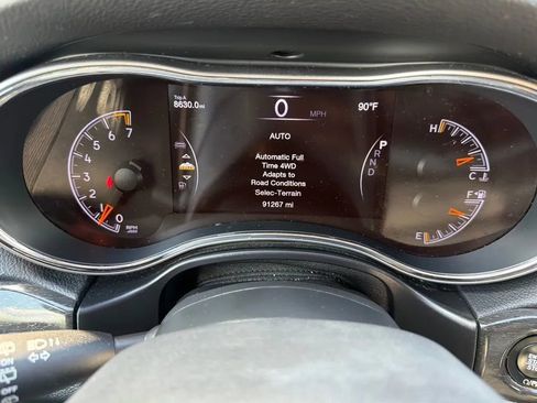 Used 2018 Jeep Grand Cherokee Limited AWD/4WD image 25