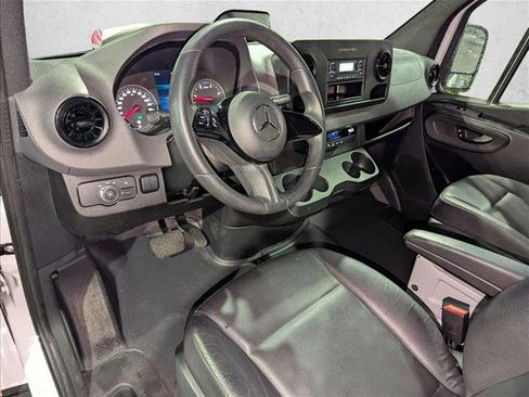 Used 2025 Mercedes-Benz Sprinter 2500 image 10