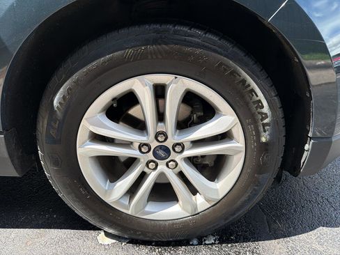 Used 2019 Ford Edge SEL w/ Equipment Group 201A FWD image 38