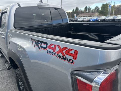 Used 2021 Toyota Tacoma TRD Off-Road image 5