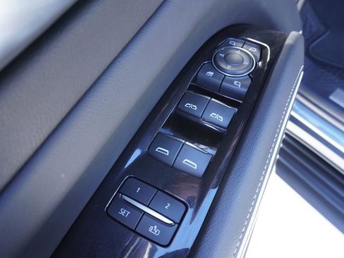 Certified 2023 Cadillac Escalade Sport w/ LPO, ONYX Package image 17