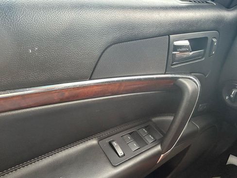 Used 2012 Lincoln MKZ FWD image 26