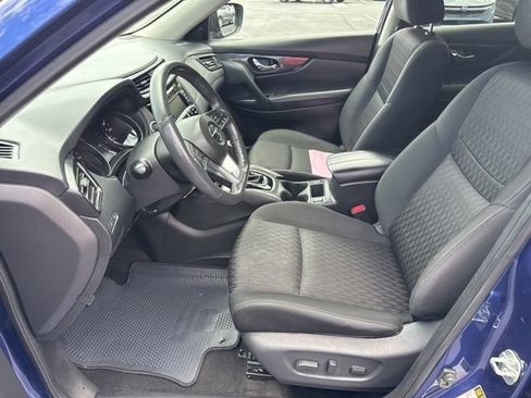 Used 2018 Nissan Rogue SV w/ Premium Package AWD/4WD image 11