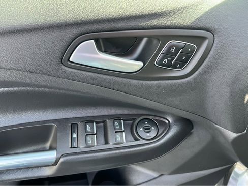 Used 2019 Ford Escape Titanium image 30