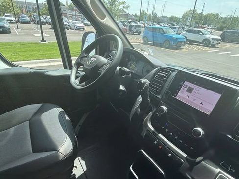 Used 2025 RAM ProMaster 2500 w/ Convenience Group FWD image 15