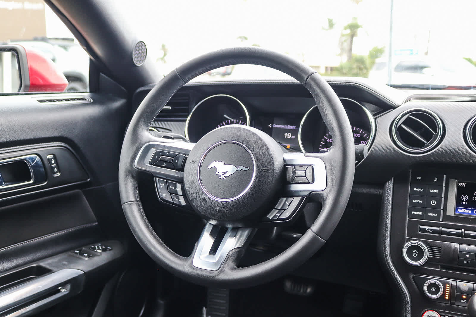Used 2017 Ford Mustang Coupe RWD image 15