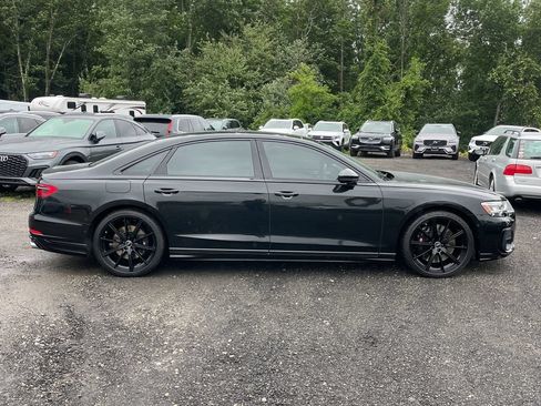 Used 2024 Audi S8 AWD/4WD image 8