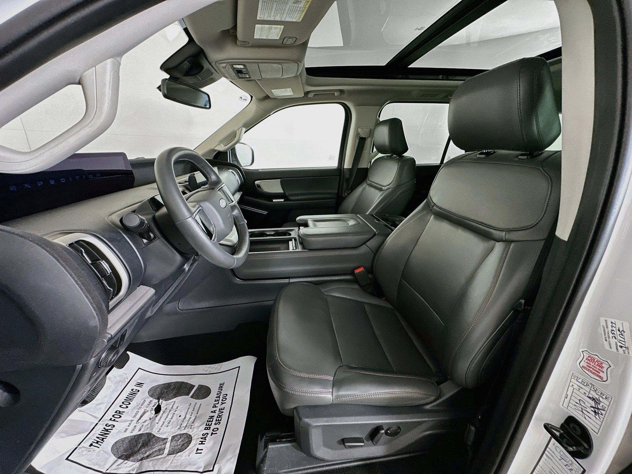 Used 2025 Ford Expedition Active AWD/4WD image 13