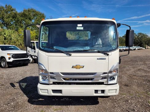 New 2025 Chevrolet Low Cab Forward image 2