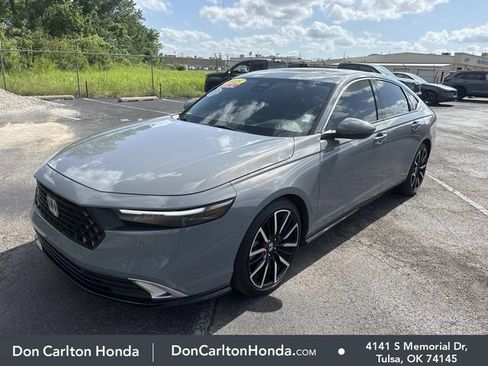 Used 2025 Honda Accord Touring image 3