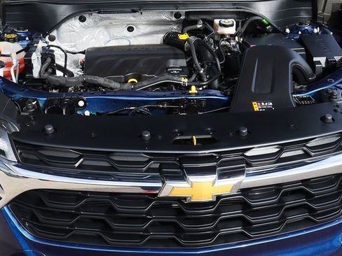 Used 2024 Chevrolet Trax LT w/ Driver Confidence Package image 59