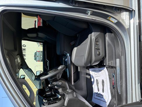 Used 2026 Chevrolet Silverado 1500 LTZ AWD/4WD image 11