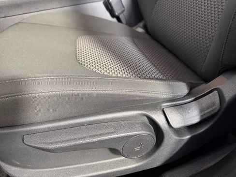 Used 2025 Kia Sportage LX image 21