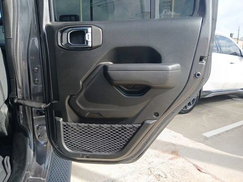 Used 2025 Jeep Wrangler Unlimited Sport AWD/4WD image 10