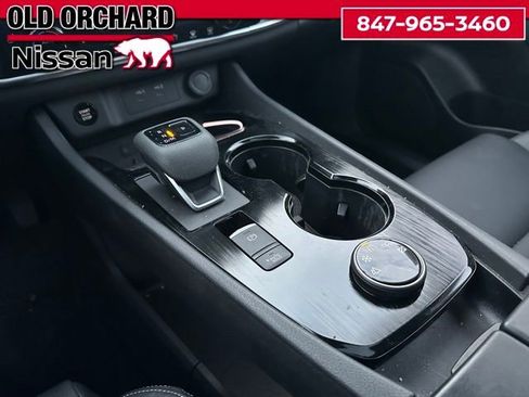Used 2025 Nissan Rogue SL w/ SL Premium Package AWD/4WD image 18
