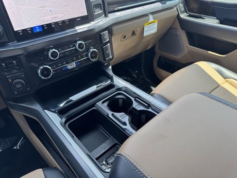 New 2025 Ford F250 Lariat w/ Lariat Ultimate Package image 39