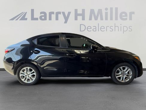 Used 2018 Toyota Yaris iA FWD image 6