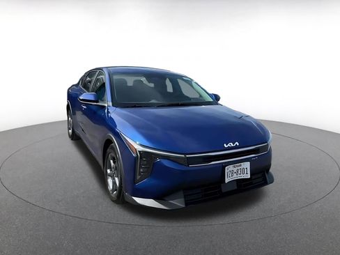 Used 2025 Kia K4 LXS image 3