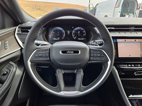 New 2026 Jeep Grand Cherokee L Limited AWD/4WD image 17