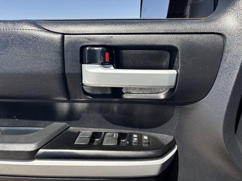 Used 2019 Toyota Tundra SR5 w/ SR5 Convenience Package RWD image 21