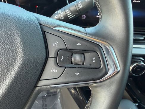 Used 2025 Chevrolet Trax LT w/ LT Convenience Package image 24