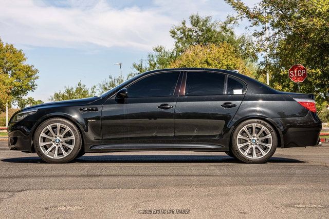Used 2010 BMW M5 RWD image 1