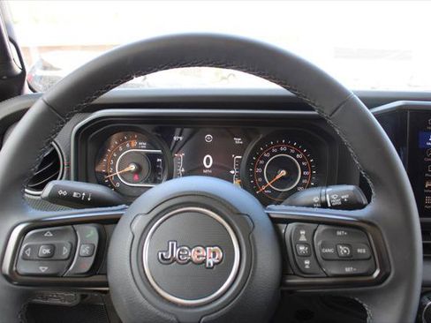 Certified 2026 Jeep Gladiator Rubicon AWD/4WD image 24