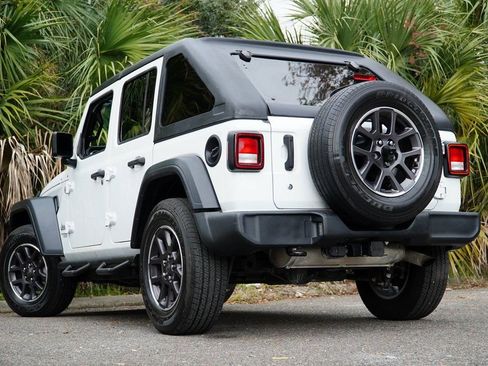 Used 2018 Jeep Wrangler Unlimited Sport S image 5