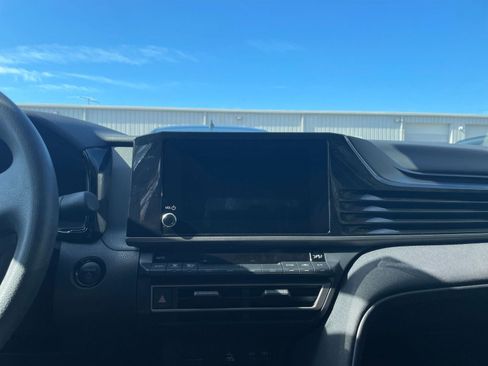 Used 2025 Toyota Camry LE image 21