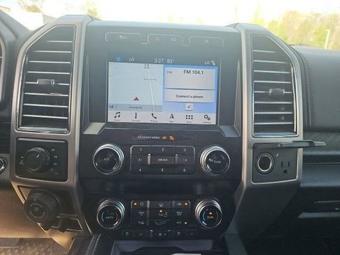 Used 2019 Ford F150 Platinum w/ Technology Package image 4