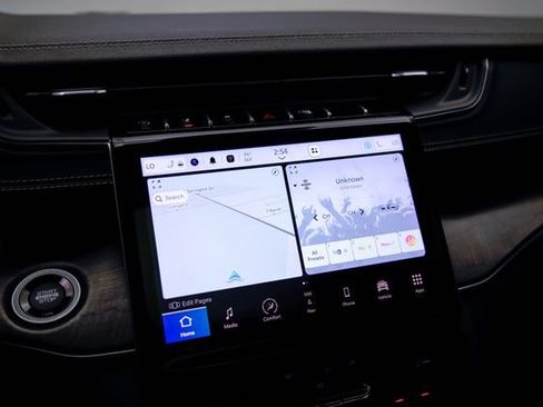 Used 2022 Jeep Grand Cherokee L Limited w/ Luxury Tech Group II AWD/4WD image 29