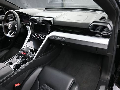 Used 2019 Lamborghini Urus AWD/4WD image 30