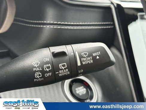 Used 2023 Jeep Grand Cherokee Altitude AWD/4WD image 39