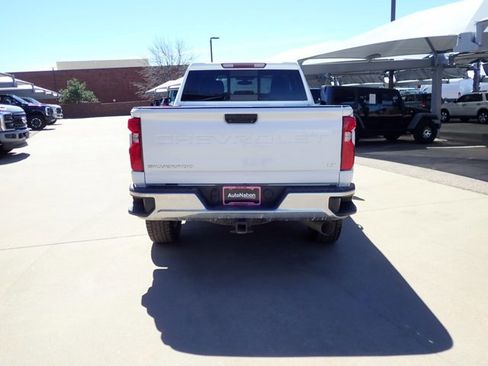 Used 2020 Chevrolet Silverado 2500 LT w/ Convenience Package image 3