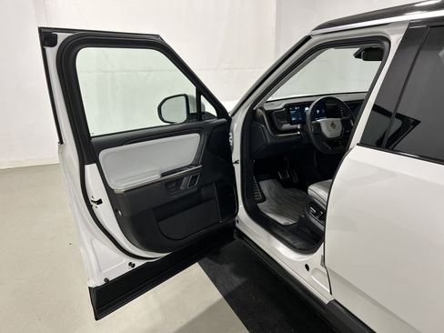 Used 2023 Rivian R1S Adventure AWD/4WD image 16